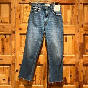 Abercrombie & Fitch 28, 6s Ankle Straight Jeans. Ultra High Rise